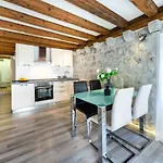 Apartment 4 You