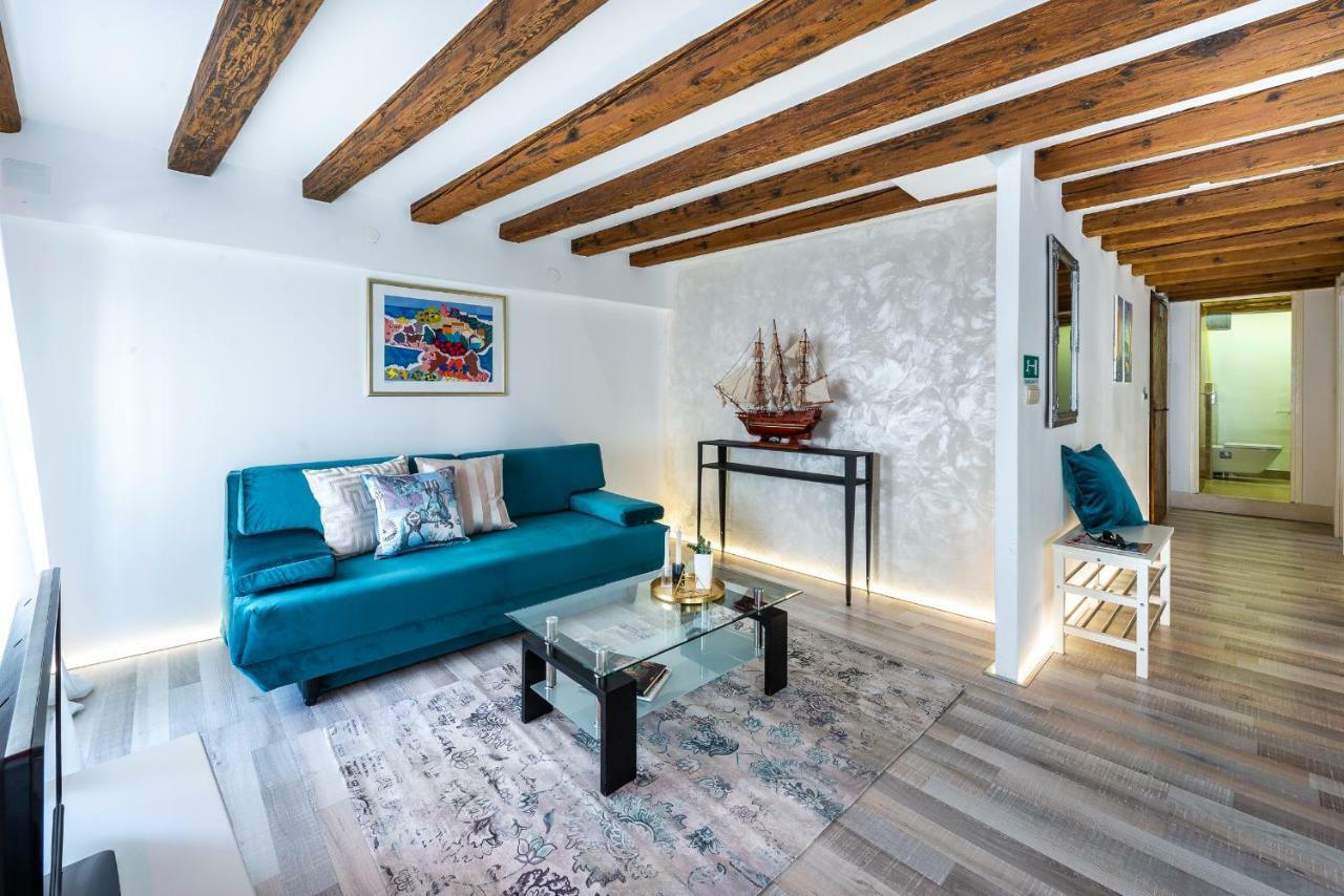Apartment 4